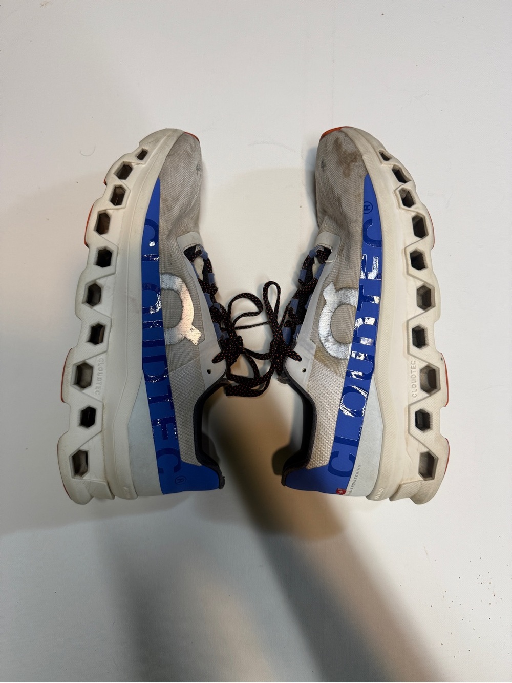 Men’s Athletic On Clouds Sneakers in White and Blue- Shoe size label Unreadable